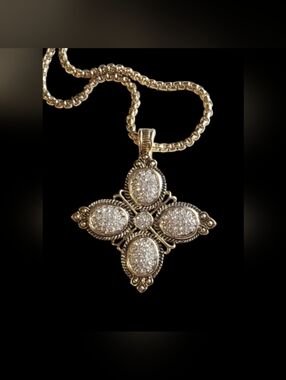 Elegant Vintage Style Cross Pendant Necklace - Beautiful❣️